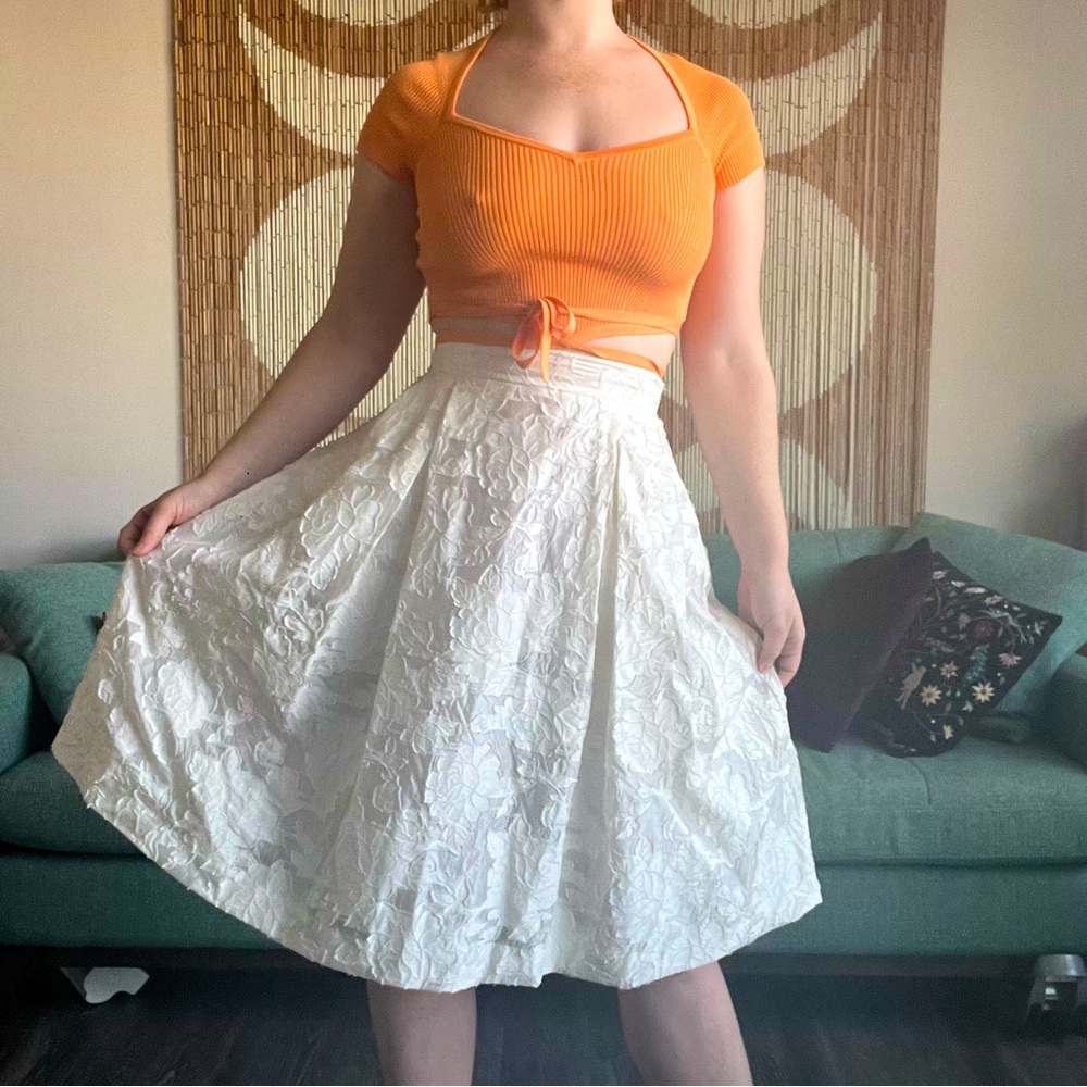 Small White Classic retro White midi skirt